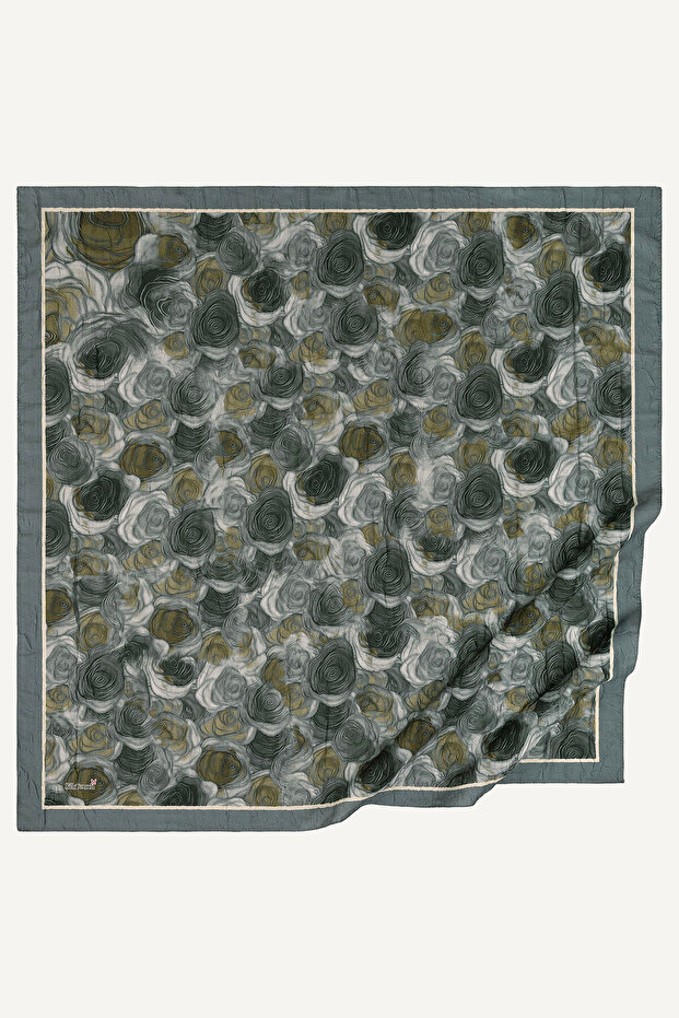 وشاح كراش بنمط منقوش باللون الرمادي - 2