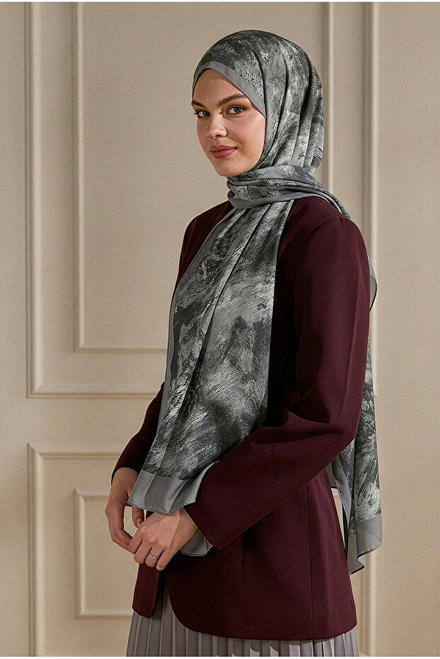 Gray Sketch Patterned Organic Shawl