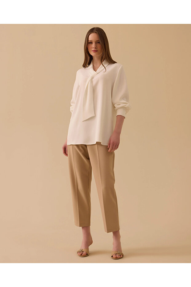 Fular Yakalı Krep Bluz - 3
