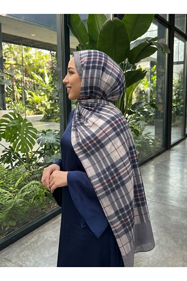 شال ناعم قطن بتفاصيل مربعة