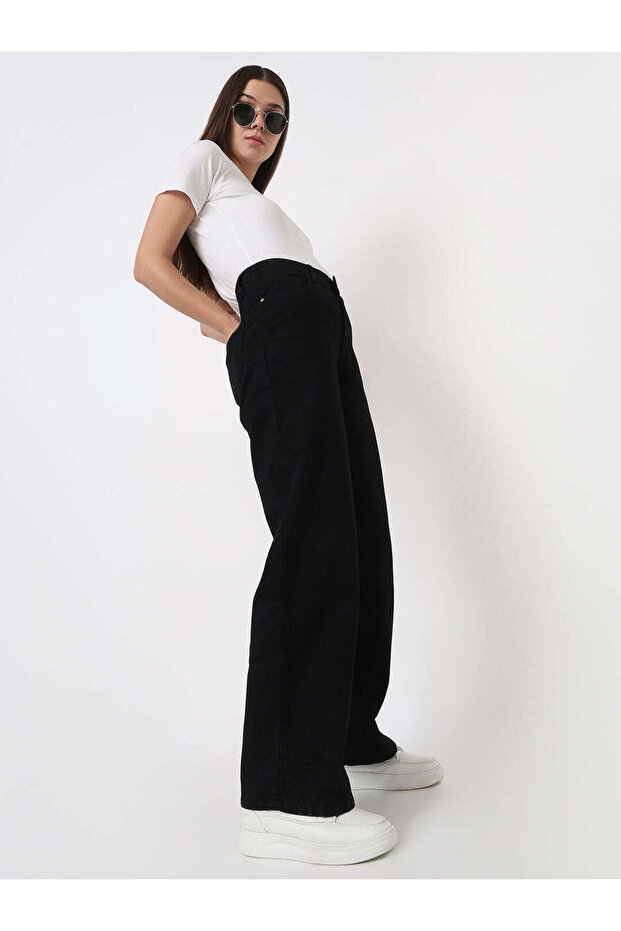 WIDE LEG JEANS
