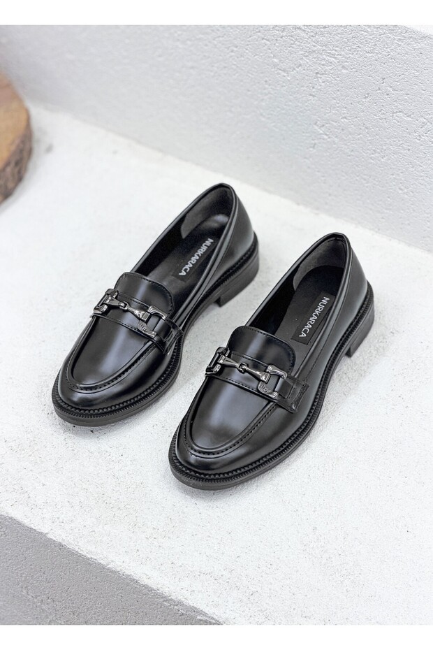26by99-803 Buckle Detail Loafers Shoes Women