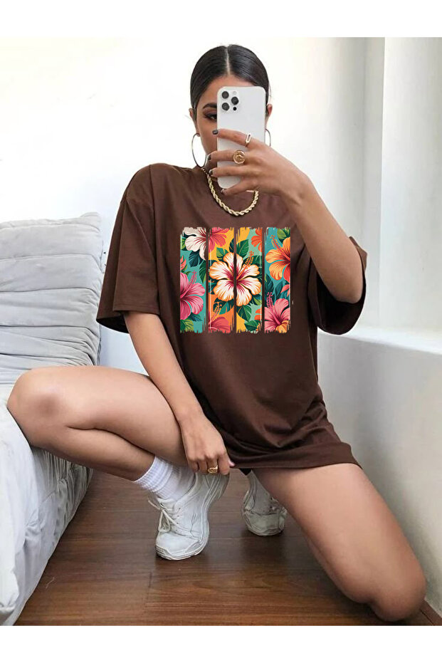 تي شيرت نسائي من القطن الممشط بأكمام قصيرة وياقة دائرية من PREMIUM FLOWER B مطبوع
