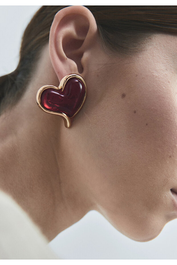 Marka Gold Detailed Red Heart Earrings