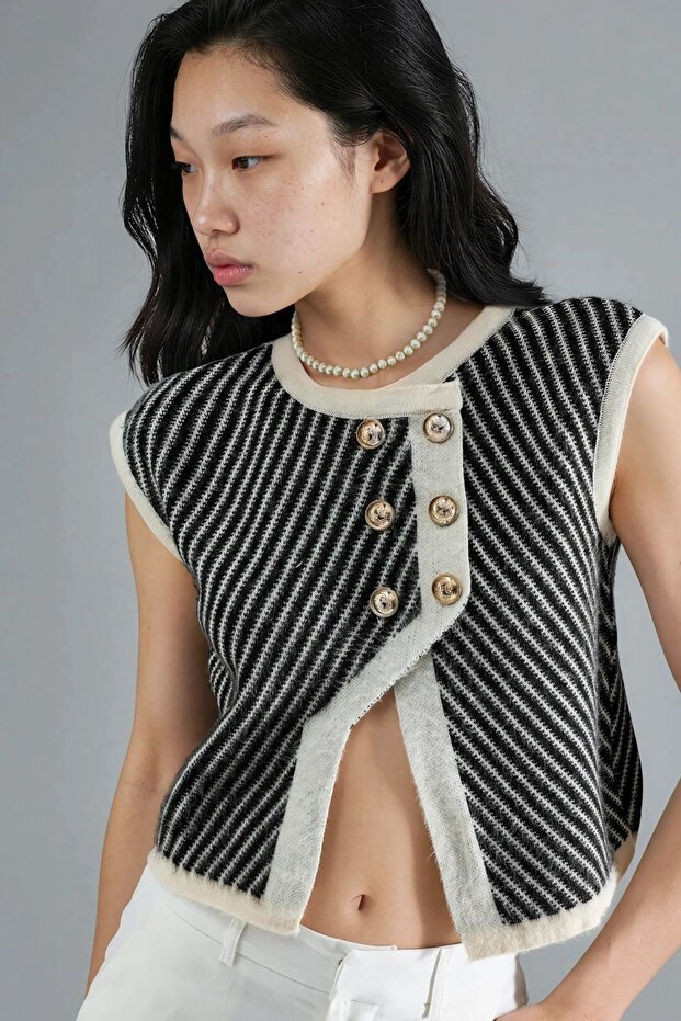 My Fashion Buttoned Textured Knitwear Short Vest