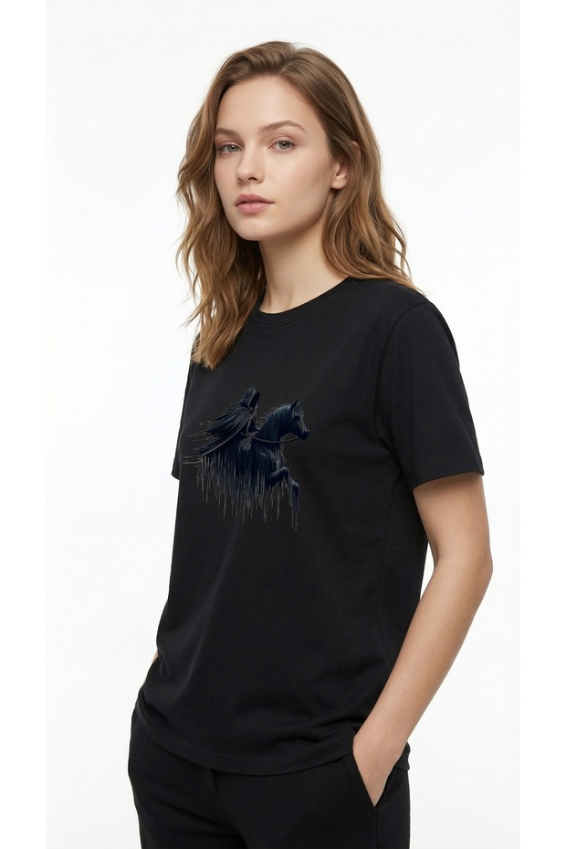Women's Oversized T-Shirt Black Horse Printed White – Crew Neck, 100% Cotton Compact T-Shirt