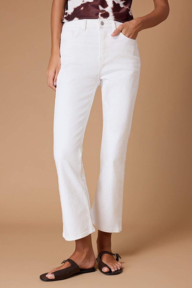Beyaz Yüksek Bel Orta Esnek Crop Flare İspanyol Paça Jeans TWOSS26JE00199 - 3