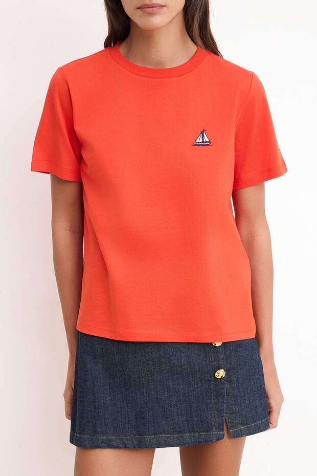 Kırmızı Nakışlı / İşlemeli Fitted/Vücuda Oturan Kısa Kollu %100 Pamuk Örme T-Shirt TWOSS26TS00162 - 3