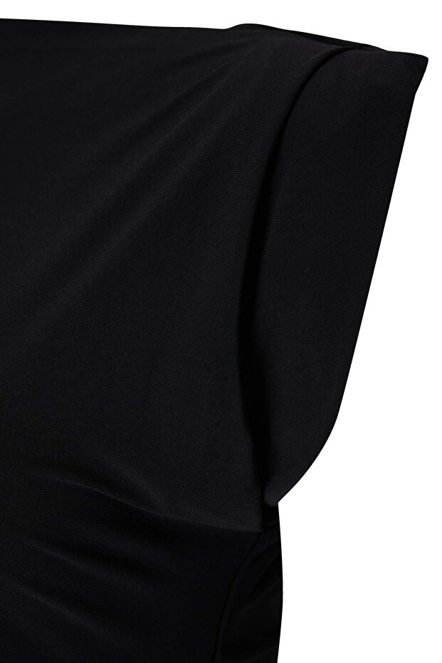 Siyah Düz Midi Vatkalı Drapeli Bodycone/Vücuda Oturan Esnek Örme Büyük Beden Elbise TBBSS26AH00119 - 6