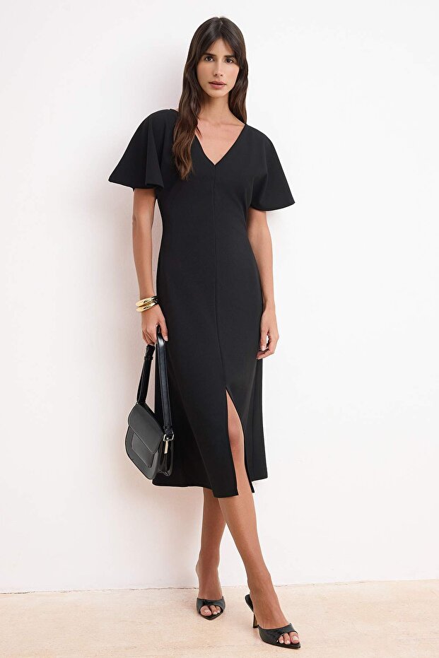 Trendyolmilla  Siyah Düz Bodycon V Yaka Melek Kol Kısa Midi Scuba Krep Örme Elbise TWOSS26EL00471 - Görsel 2