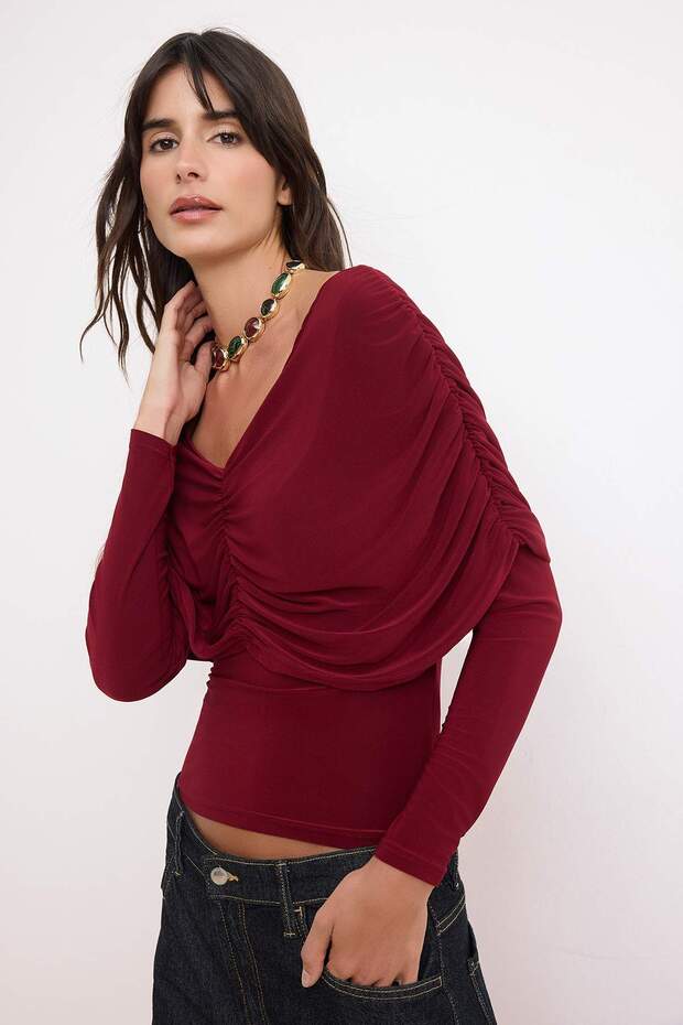 Bordo Fitted/Vücuda Oturan Carmen Yaka Büzgü Detaylı Uzun Kol Örme Bluz TWOSS26BZ00694