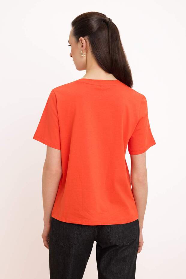 Kırmızı Fırçalı Yumuşak Dokulu Regular/Normal Kalıp %100 Pamuk Örme T-Shirt TWOSS26TS00131 - 5