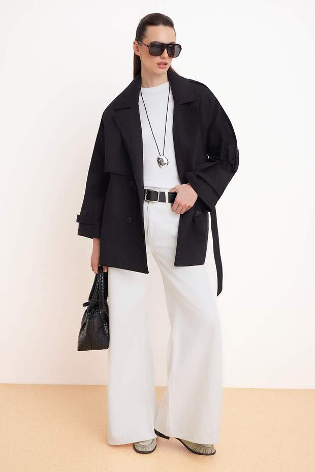 Siyah Oversize Kemerli Kruvaze Kapama Midi Trençkot TWOSS26TR00008 - 2