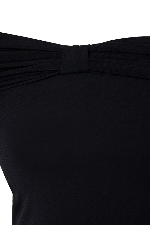 Siyah Carmen Yaka Vücuda Oturan Esnek Crop Örme Madonna Yaka Bluz TBBSS26AF00084 - 6