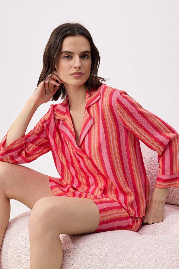 Trendyolmilla  Kırmızı-Çok Renkli More Sustainable Çizgili Viskon Dokuma Pijama Takımı THMSS26PT00145 - Görsel 3