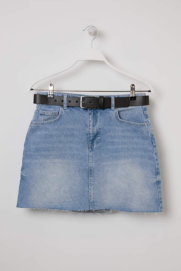 Premium Açık Mavi Özel Kumaş Kemerli Az Esnek Mini Denim Etek TWOSS26ET00097 - 6