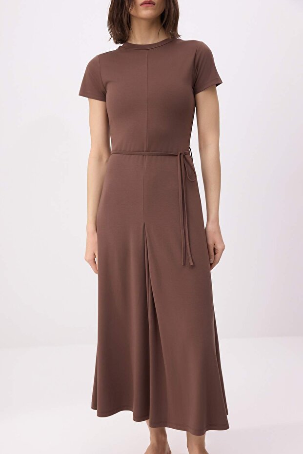 Kahverengi Shift/Düz Kısa Kollu Midi Soft Touch Örme Elbise TWOSS26EL00197 - 5