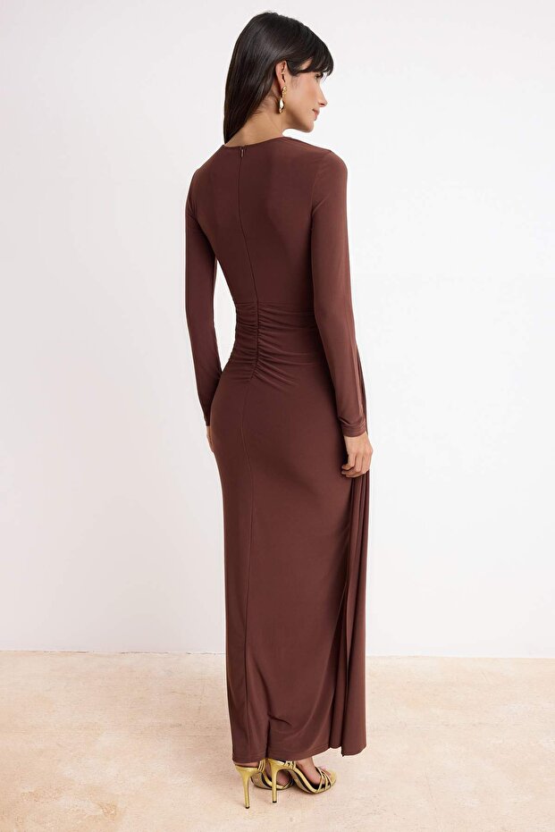 Kahverengi Yaka Cut Out Detaylı Maxi Abiye & Mezuniyet Elbisesi TPRSS26AE00002 - 7