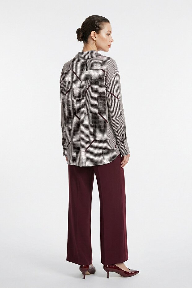 قميص فيشيني بأكمام طويلة وطبعة مميزة - 4