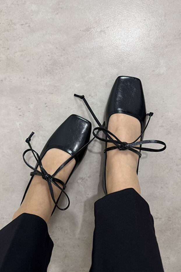 Women's Lace-Up Ballet Flats