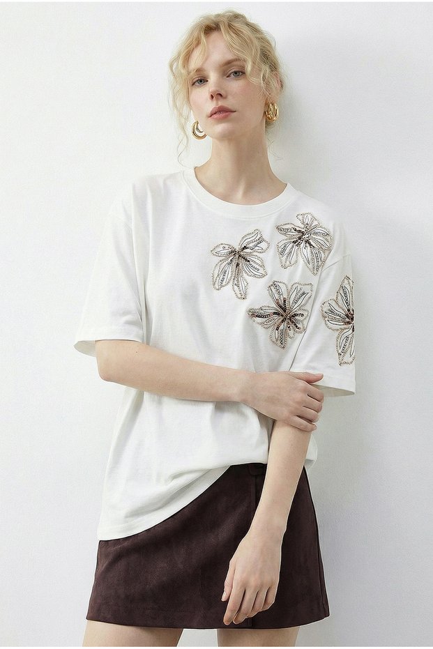 Women's White Beaded Stone Embroidered Floral Patterned Sleeve Detailed Crew Neck T-Shirt 2107 60283972