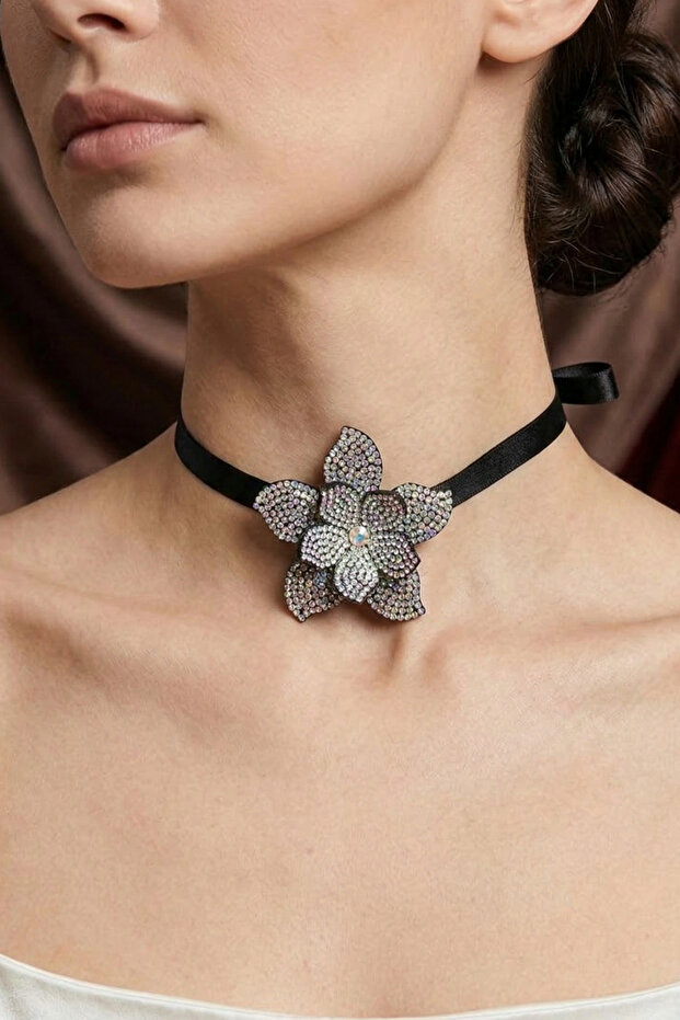Shiny Stone Flower Choker Necklace