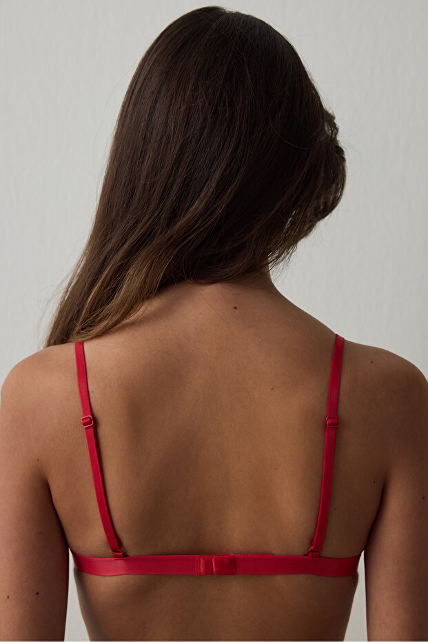 حمالة صدر من الدانتيل على شكل مثلث أحمر - 5