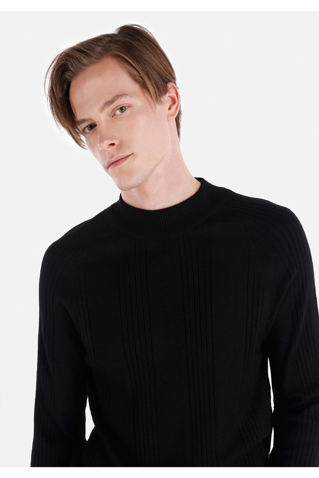 سترة رجالية سوداء أساسية بقصة ضيقة - 4