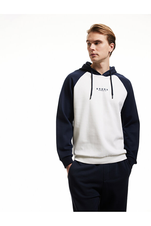 Long Sleeve Color Contrast Printed Hooded Sweatshirt