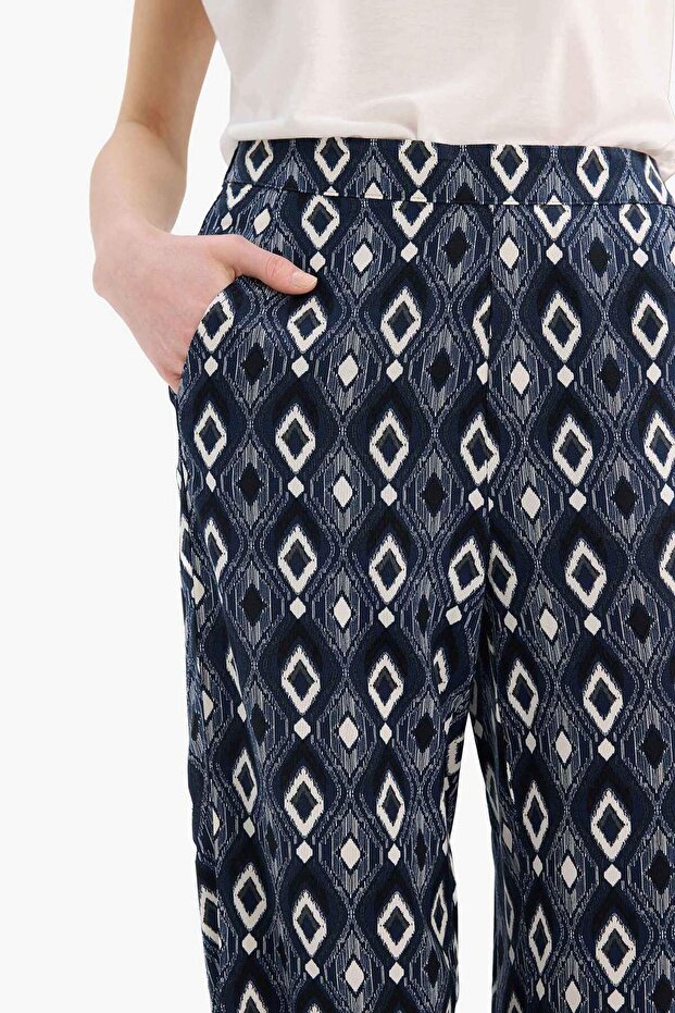 Gemusterte Caprihose mit geradem Bein E5256AX25SM - 4