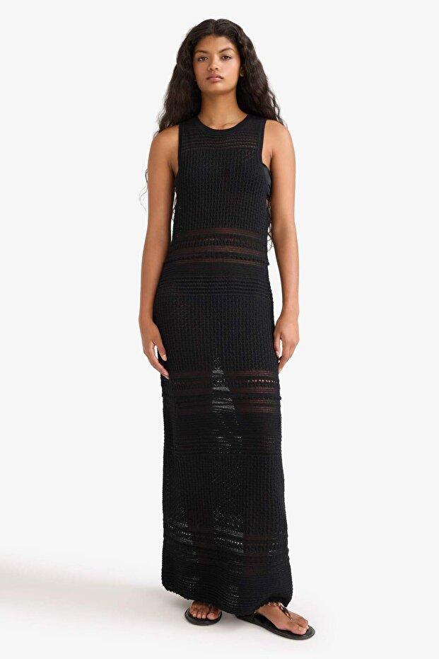 Slim Fit Tight Fitting Halter Neck Crochet Sleeveless Maxi Dress G0743Ax25Hs