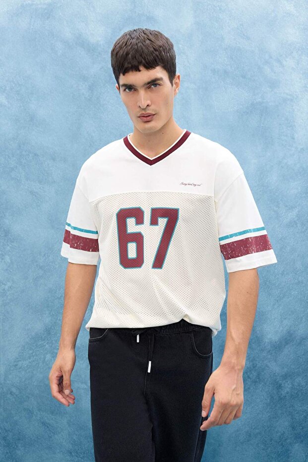 Boxy Fit V Neck Printed Short Sleeve T-Shirt F8356Ax25Hs