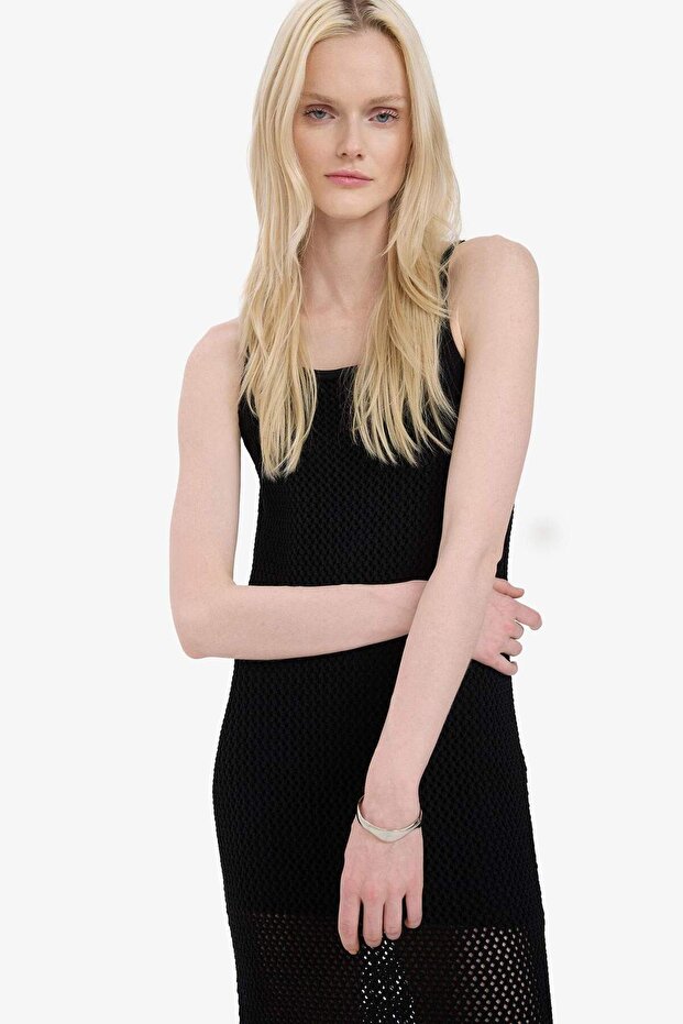 فستان ماكسي بدون أكمام بياقة هالتر مخرمة E9918AX25SM - 7