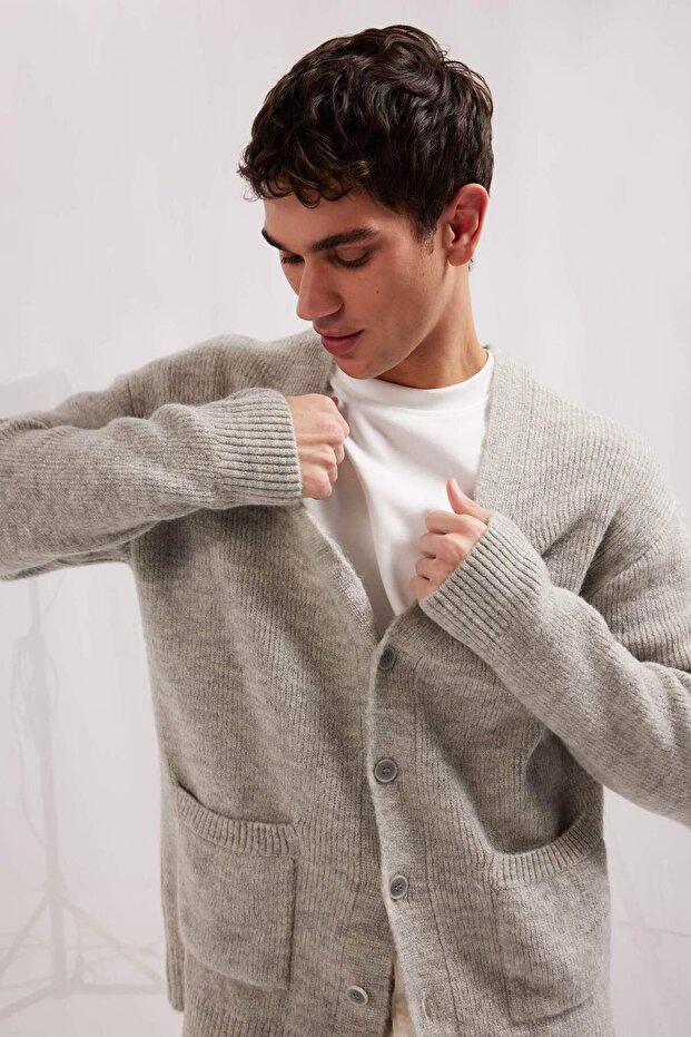 Relax Fit V Yaka Basic Düz Cepli Triko Hırka E8392AX24CW - 2