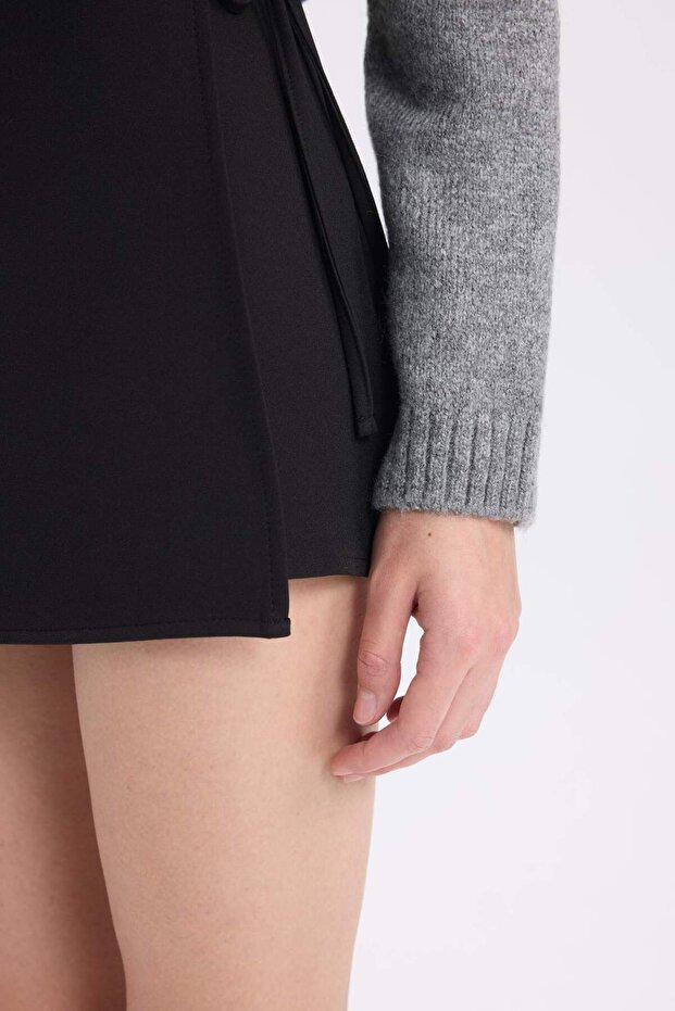 Normal Bel Basıc Siyah Şort Etek E2453AX24WN - 5