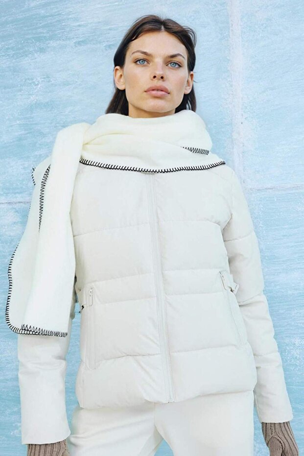 Women's Scarf C6898Ax24Wn - Stylish and Comfortable