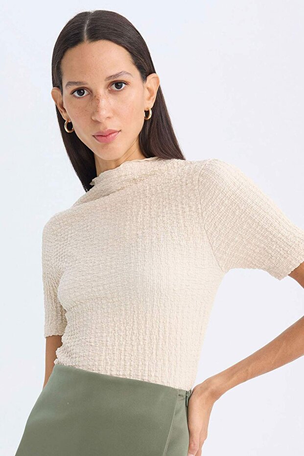 Slim Fit Tight Half Turtleneck Wrap Short Sleeve T-Shirt D7594Ax24Au