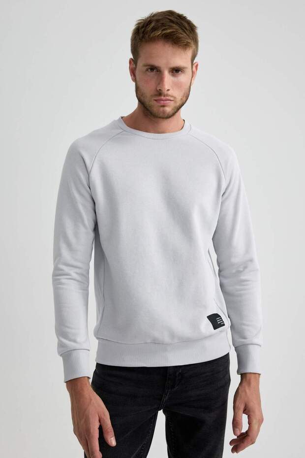 Gri Regular Fit Bisiklet Yaka Dokuma Etiketli Basic Düz Sweatshirt A5281AX23AU - 1