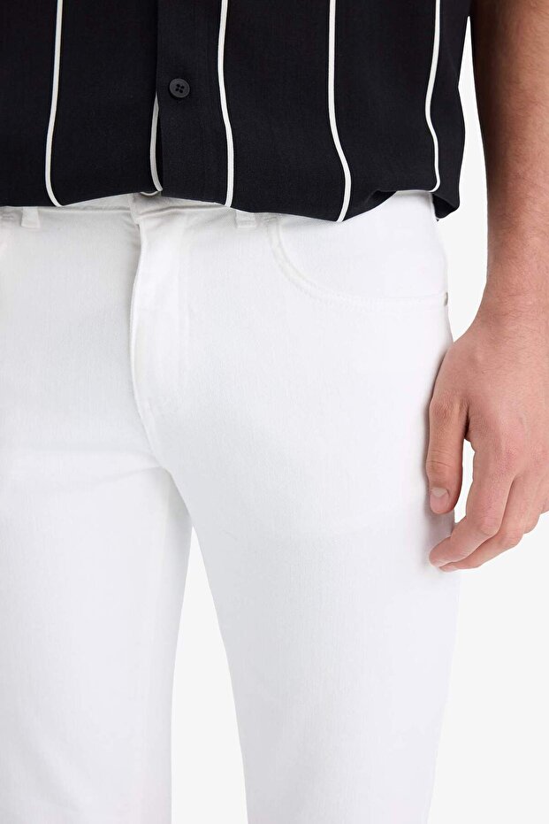 Slim Fit Dar Kesim Beyaz Jean Bermuda Şort X5352AZ22HS - 6