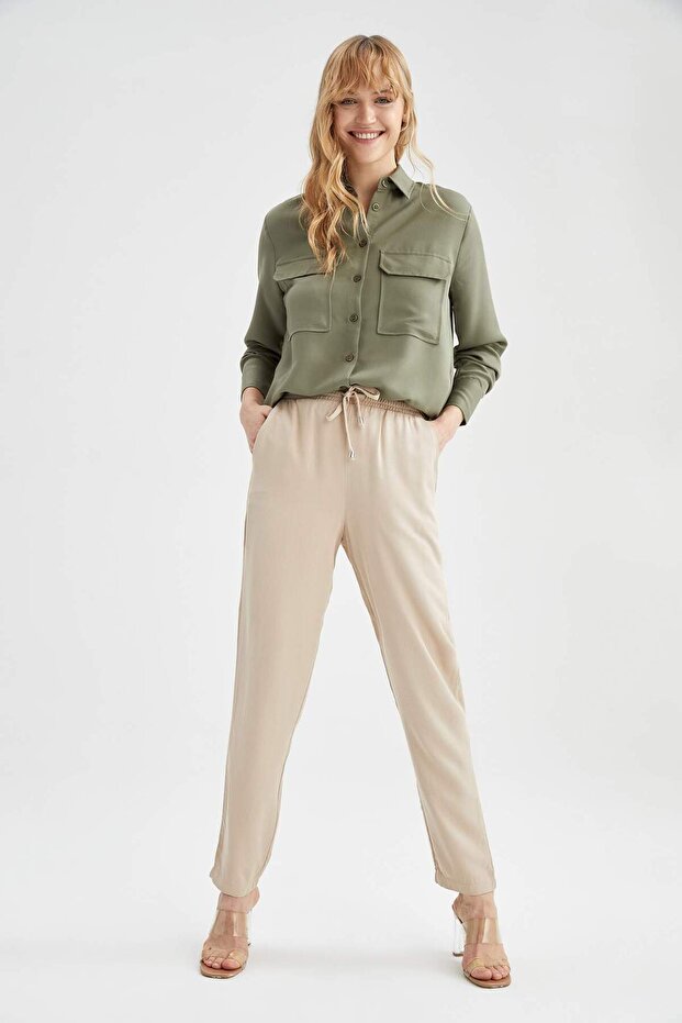 Pocketed Elastic Waist Woven Pants L3164Az22Sm