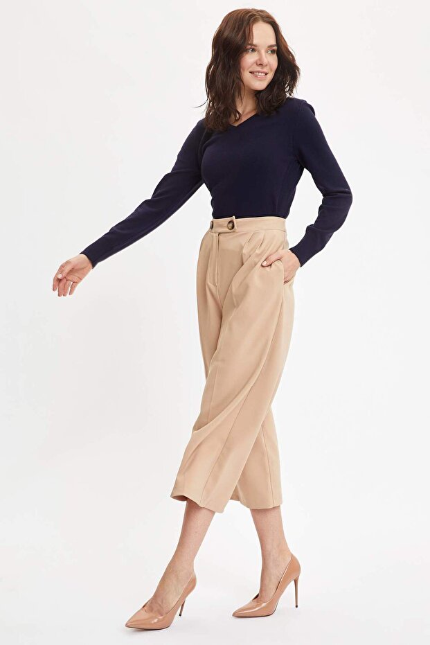 سترة بقصة عادية ورقبة على شكل حرف V - 2