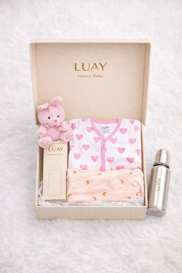 Premium Gift Box Set with Onesie, Feeding Bottle, Baby Bib and Teddy Bear for Babies