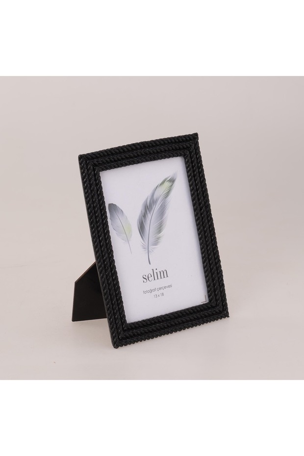 13X18 Elise Black Frame