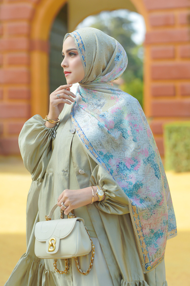 Sevilla Satin Shawl - Khaki