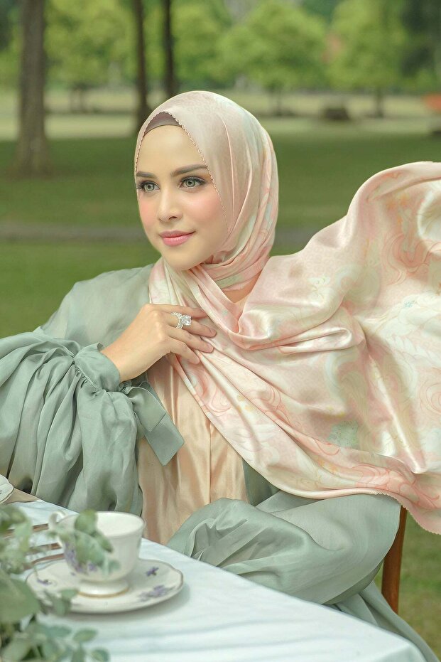 Friendship Saten Shawl - Scootaloo