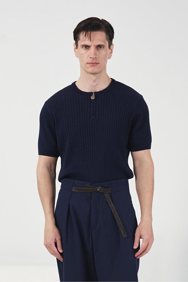 Dar Cut-Out Zippered Navy Blue Tricot T-Shirt