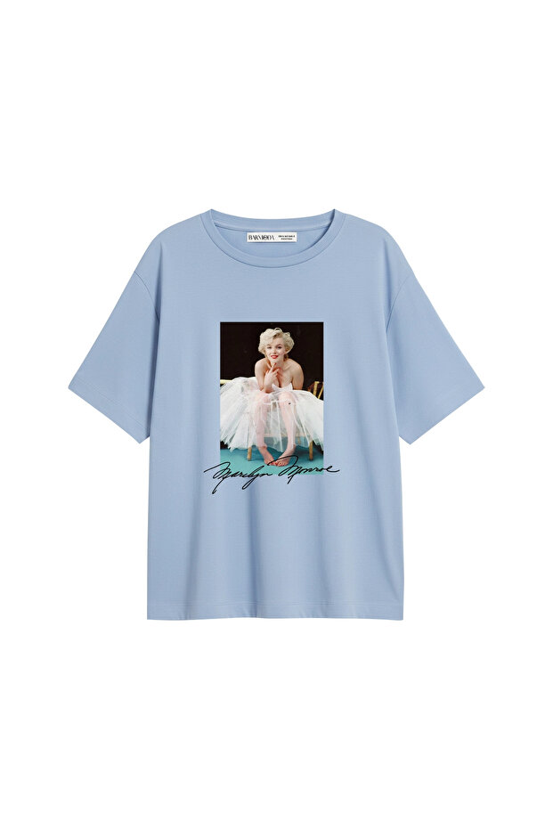 Marilyn Monroe's Beauty Printed Relaxed Fit Baby Blue Women's Tshirt