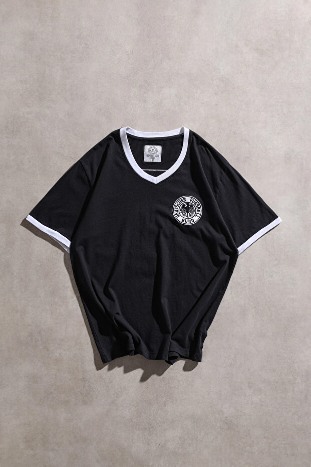 Retro Germany 1972 Beckenbauer Unisex Regular Fit Black Football Jersey