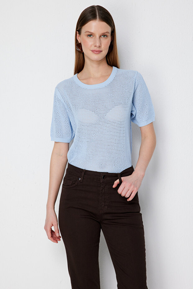 Zero Neckline Mesh Blouse - 2