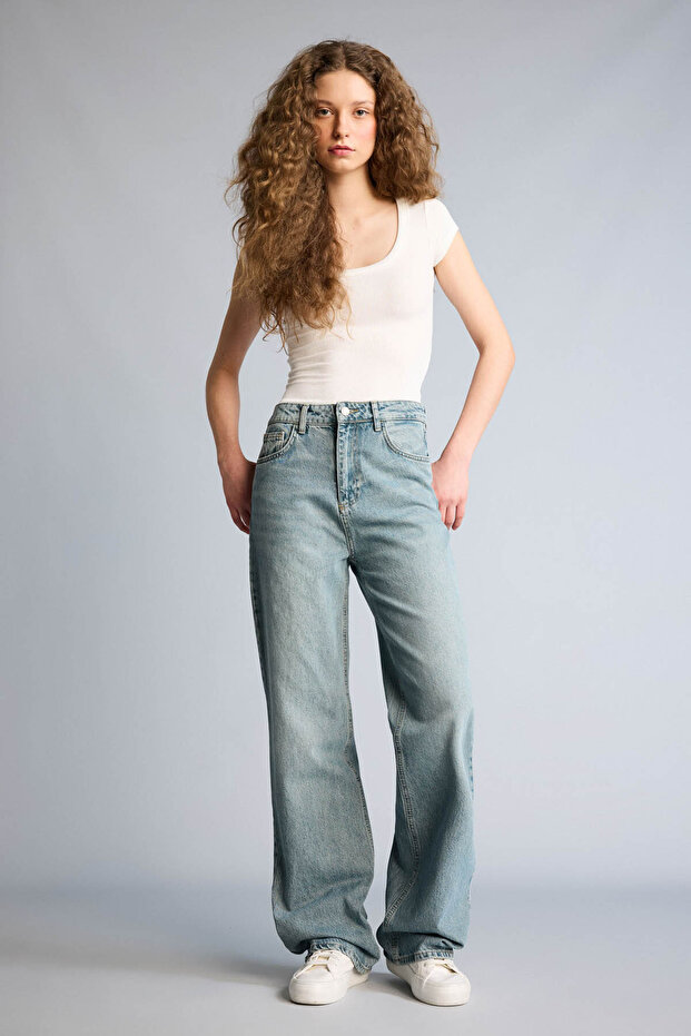 90's Wide Leg High Waist Pipe Leg Jeans H0131Ax26Sp